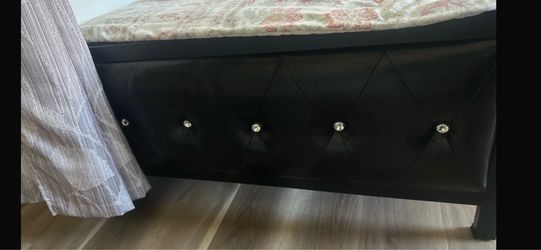 Twins bed