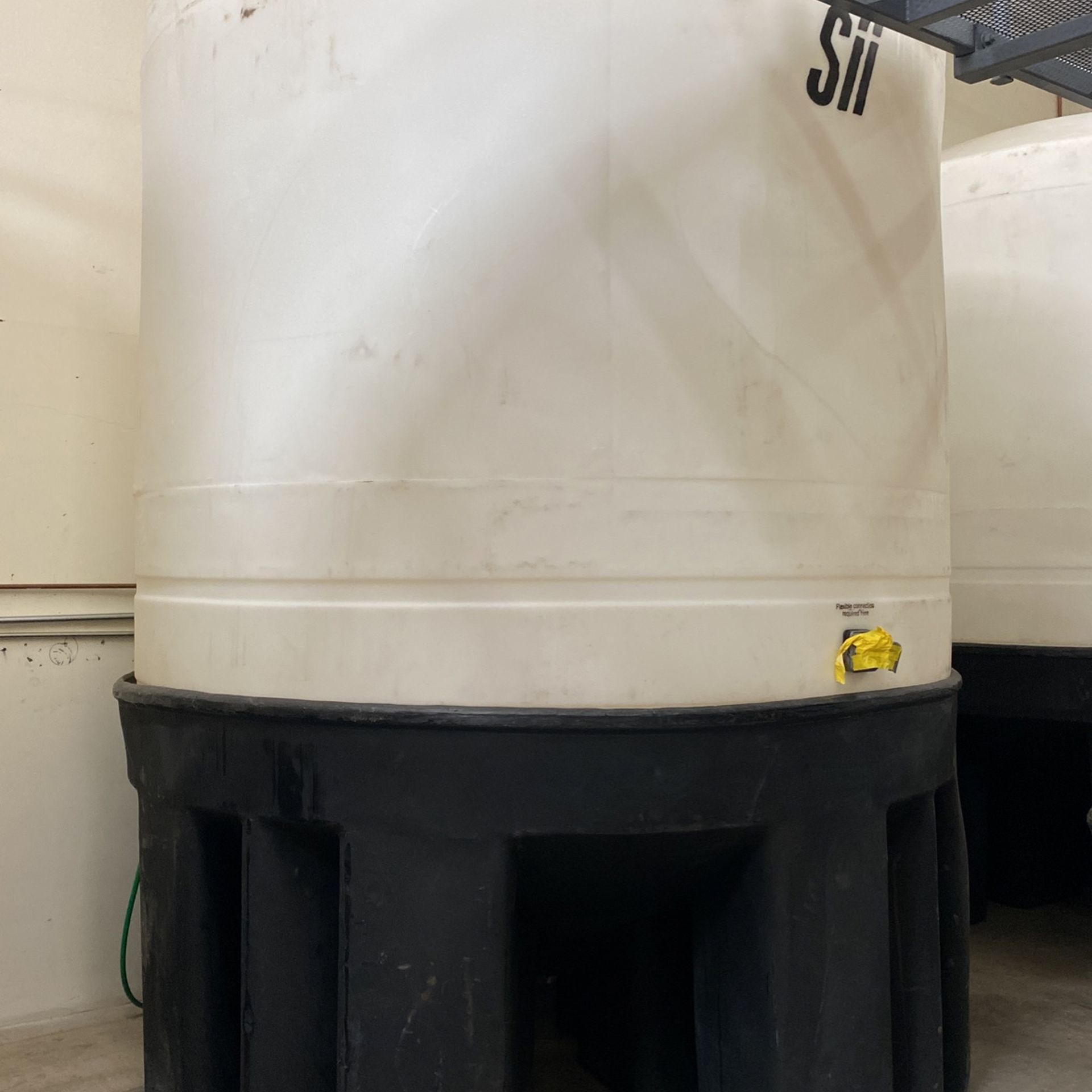 3000 Gallon Sii Snyder Cone Bottom Tank With Base