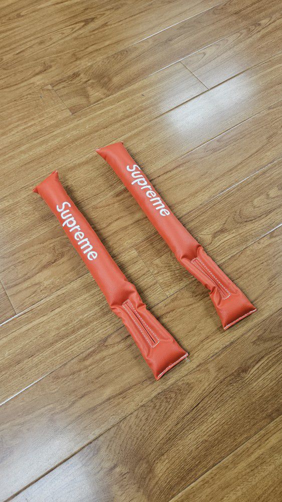 BRAND NEW UNIVERSAL 2PCS SUPREME RED Car Seat Gap Filler Universal Fit Organizer Stop Things from Dropping Under