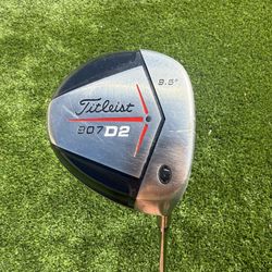 Titleist 907D2 Driver 9.5° Regular Flex RH