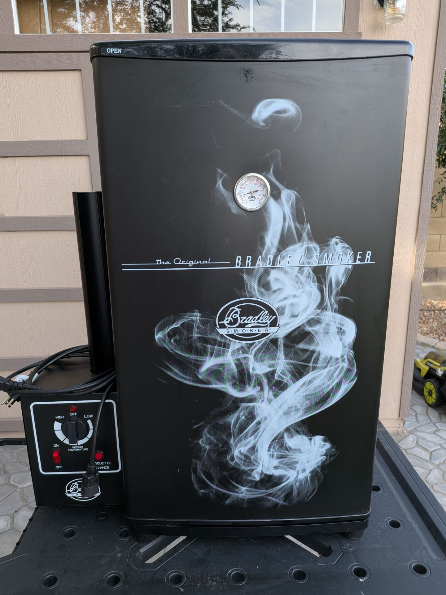 Bradley Smoker 4 rack