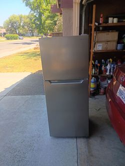 Insignia Refridgerator