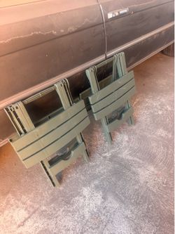 2 FOLDING TABLES