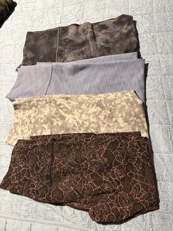 Size 6, Lululemon leggings $35 each or all 4 for $120 🛑 price is firm, 🛑
