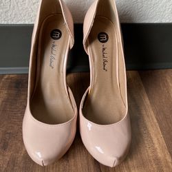 Brand New Woman’s Michael Antonio brand Light Pink High Heel Shoes Up For Sale 