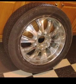 6 lug universal 20 inch 275/45r20 3 tires and rims and one rim with out tire  rims are chrome
