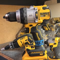 Dewalt 20v Hammer Drill And Battery 4.0 Ah $199