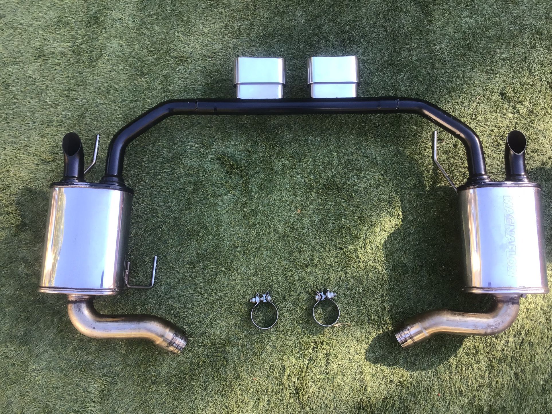 2005-2009 Mustang Saleen Center Exhaust Magnaflow axle back