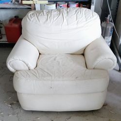 Cushy Lounge Chair 