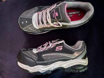 SKETCHERS Women’s steel-toe work shoes