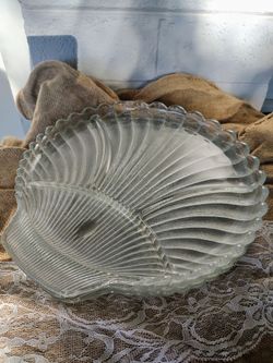 Set of 4 glass seashell plates