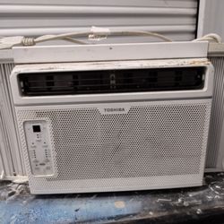 TOSHIBA IN WINDOW AC UNIT