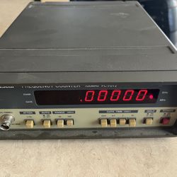 VINTAGE GOLDSTAR FREQUENCY COUNTER - MODEL FC-7012
