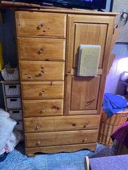 Pine dresser