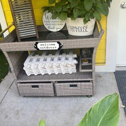 Outdoor Bar Cart ! Please Read Description Before Messaging Me Thanks 