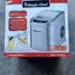 Magic Chef Portable Home Countertop Ice Maker