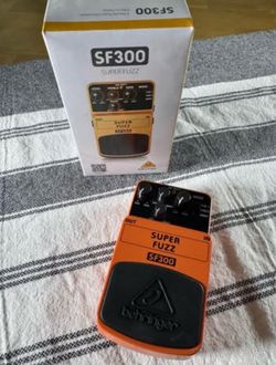 Behringer SF300 Super Fuzz