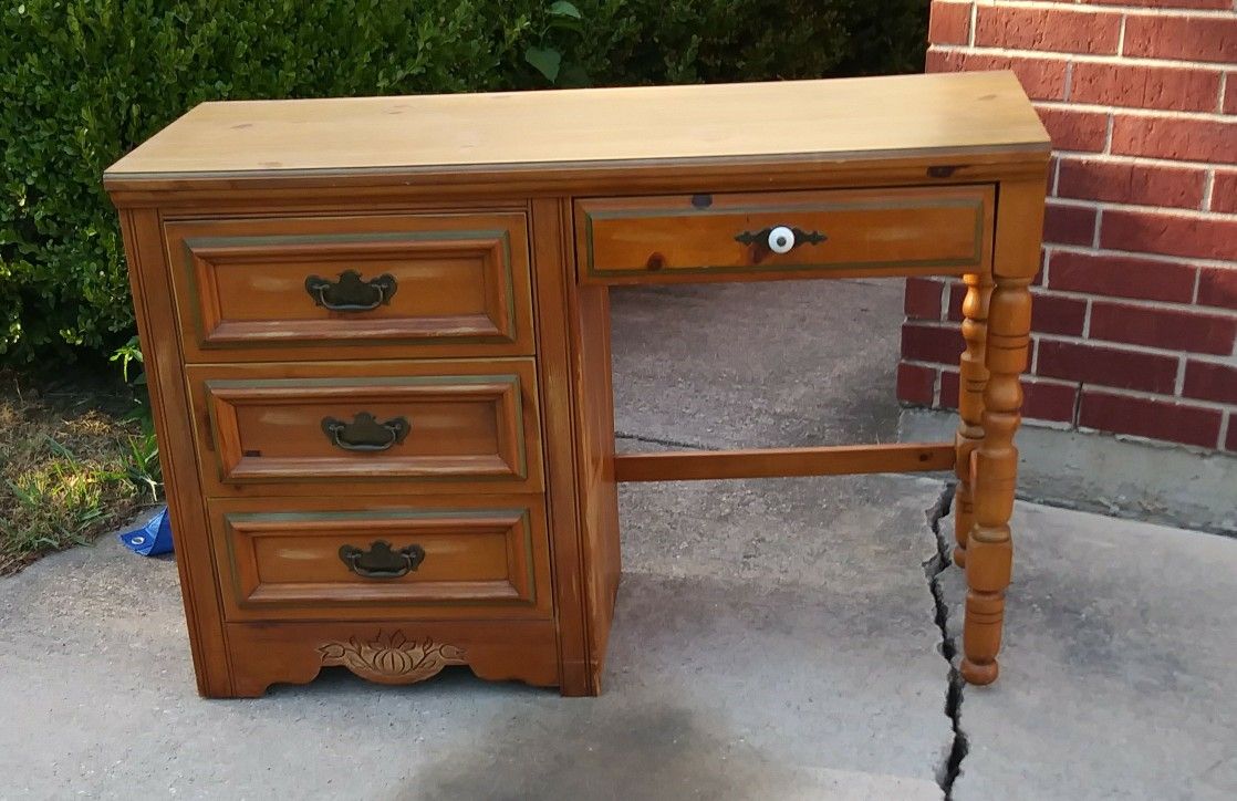 Young Hinkle desk and 3 drawer side table Cape Cod style