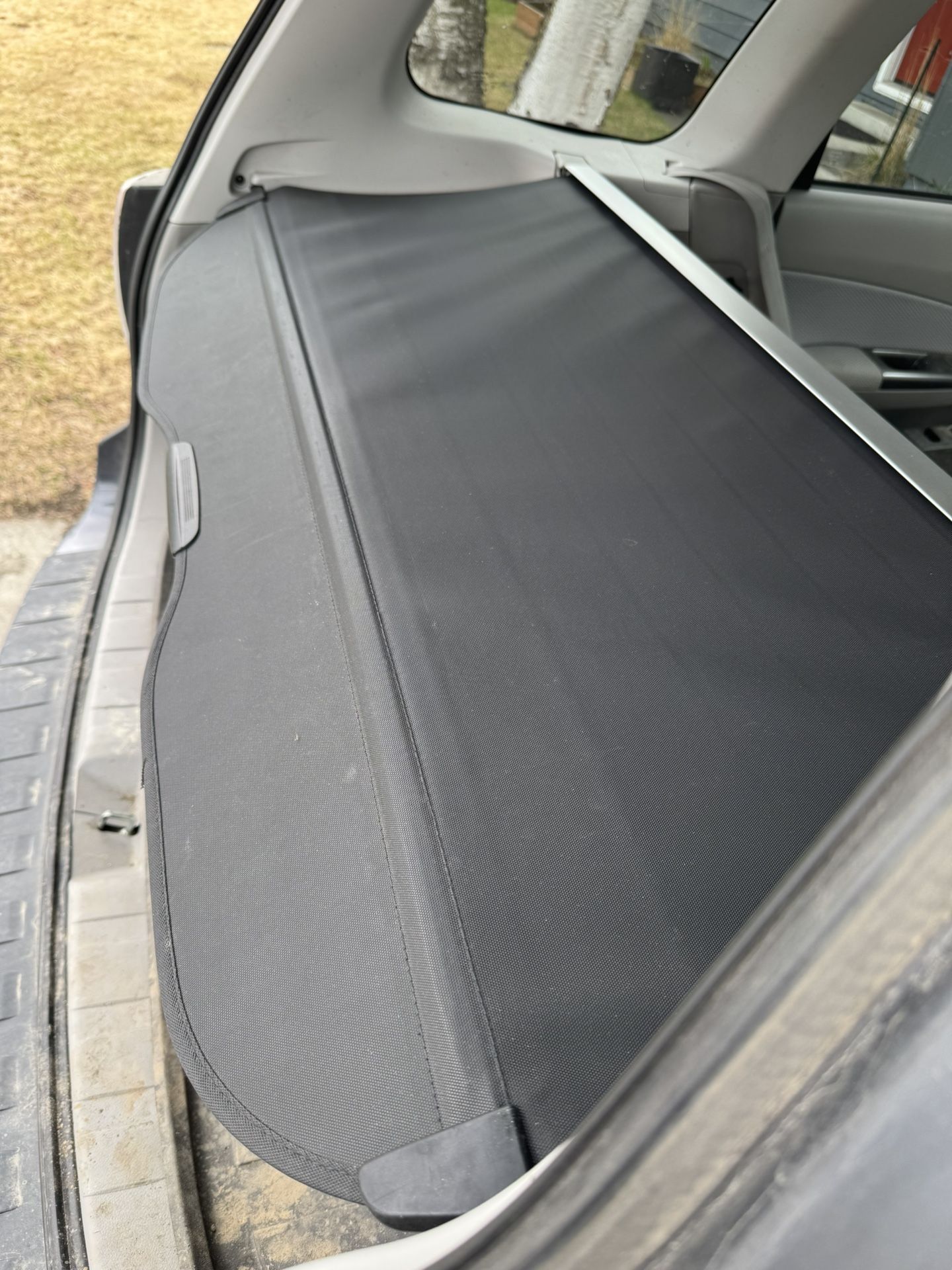 Retractable Cargo Cover -Subaru