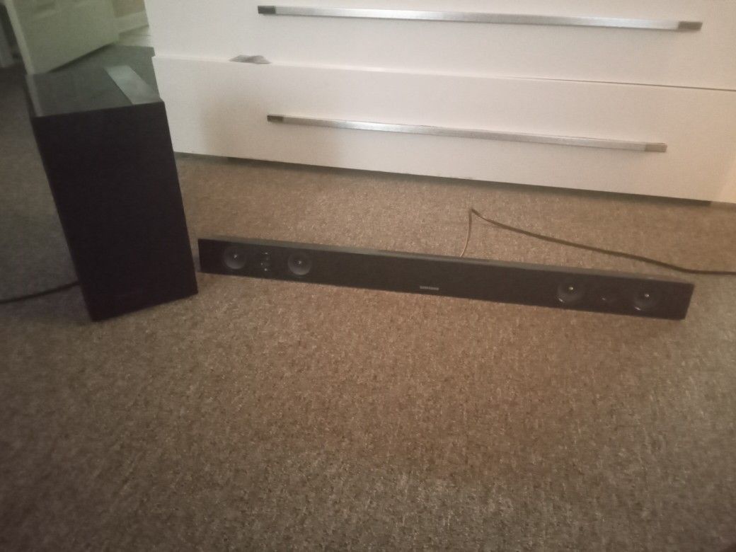 Samsung Soundbar And Subwoofer
