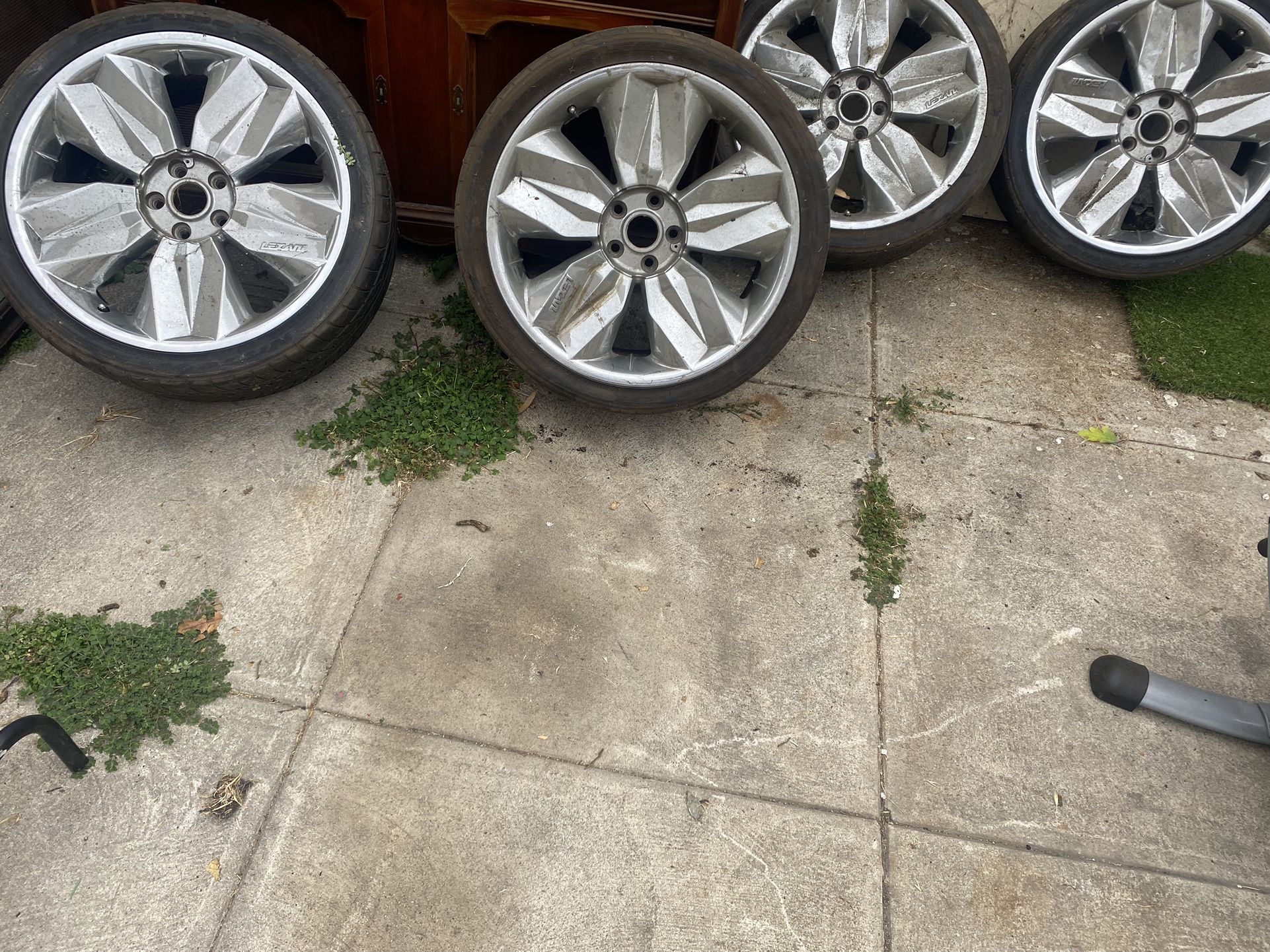 used 20'LEXANI RIMS