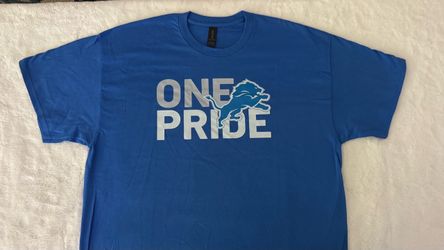 Detroit Lions - 2 Shirts - 1 Shorts -