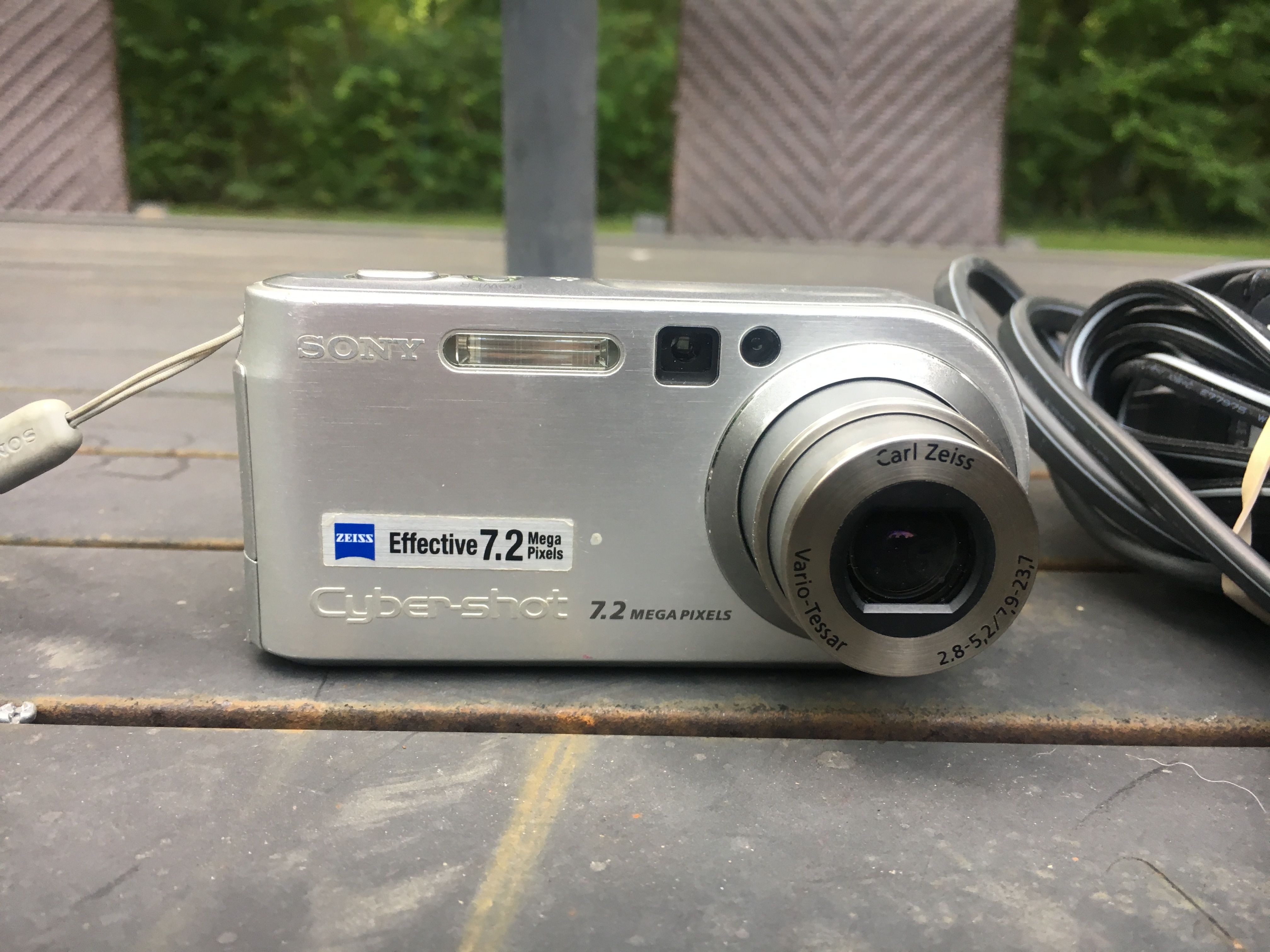 Sony Cybershot DSCP200 7.2MP Digital Camera