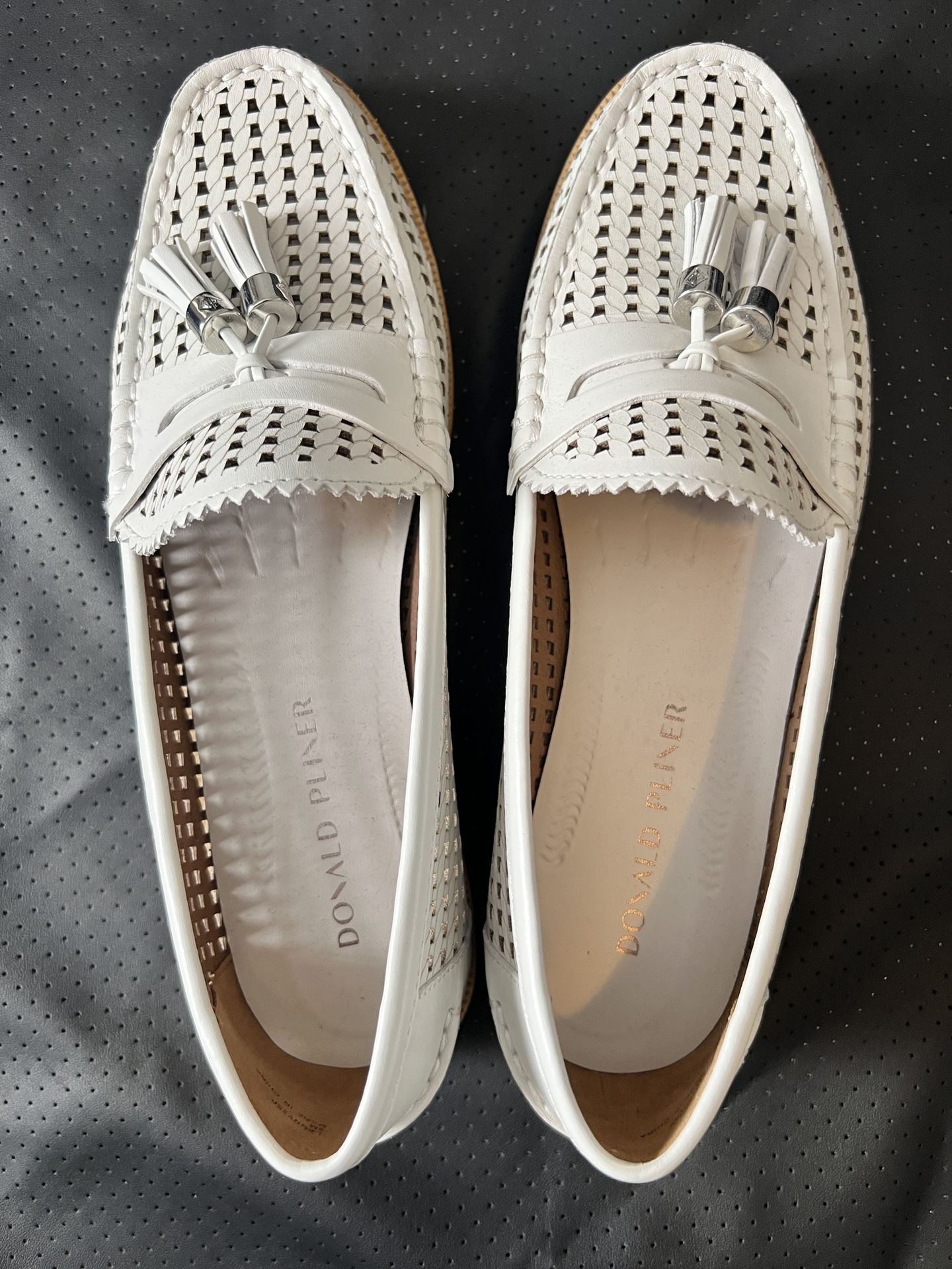 Donald Pliner Size 9 Laser Cut Lenny Loafers In Bone Calf Leather