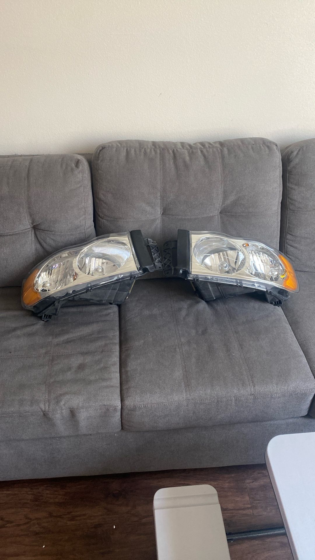 Dodge Ram 1500 headlights