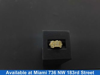 Ring - Wedding Set - Yellow Gold 10k (.417) 3.2 grams Size 7.5