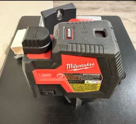 Green 100 ft. Cross Line and Plumb Points Rechargeable Laser Level with REDLITHIUM Lithium-Ion USB Battery and Charger by Milwaukee