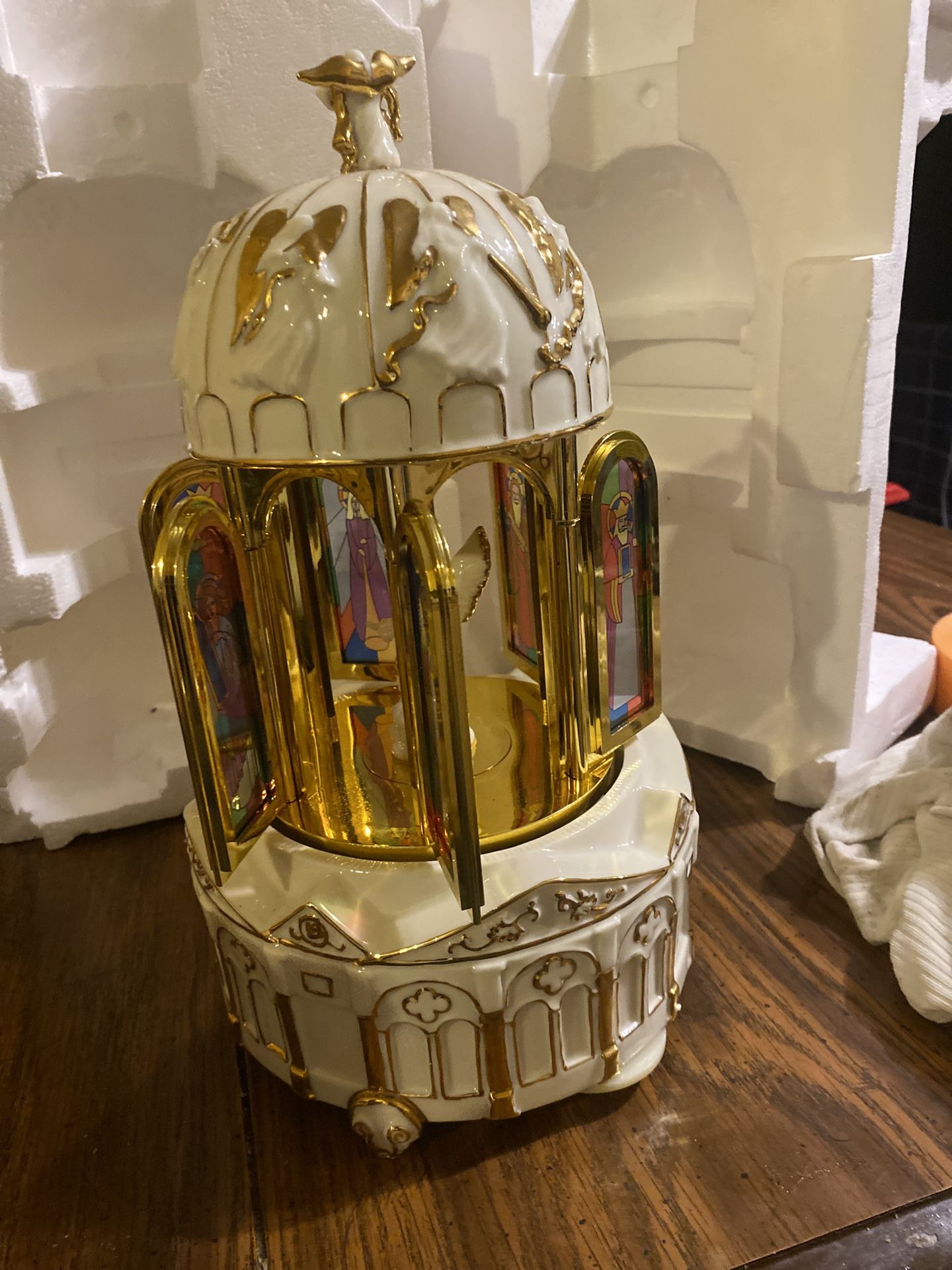 Mr Christmas Gold Label Porcelain Carillon Church Stained Glass Animated