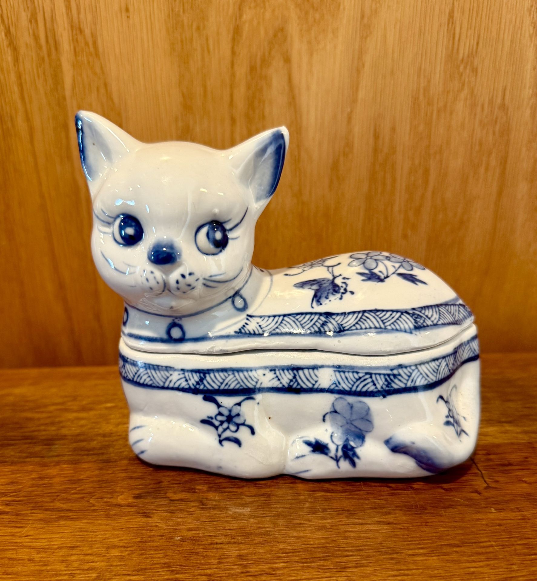 Vintage Blue & White Ceramic Kitty Cat Lidded Jar/ Trinket Box Delft Blue Style