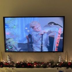 Samsung Flat Screen TV with Wall Mount