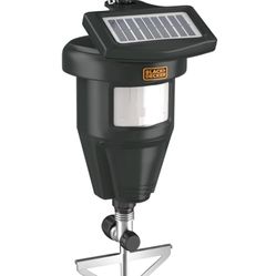 BLACK+DECKER Cat Repellent Outdoor- Squirrel Deterrent Solar- Dog Repellent- Raccoon Deterrent Solar Motion-Activated Water Blaster Jet Spray Scare Aw