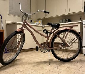 Huffy women's beach cruiser