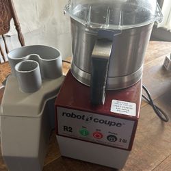 Robot Coupe R2N Combination Food Processor with 3 Qt.