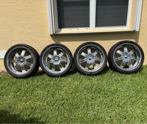 Full Set D’Vinci Truck Wheels and Kumho Tires
