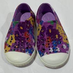 Native Jefferson toddler girls size 5 purple floral slip on water friendly shoes - worn once like new 