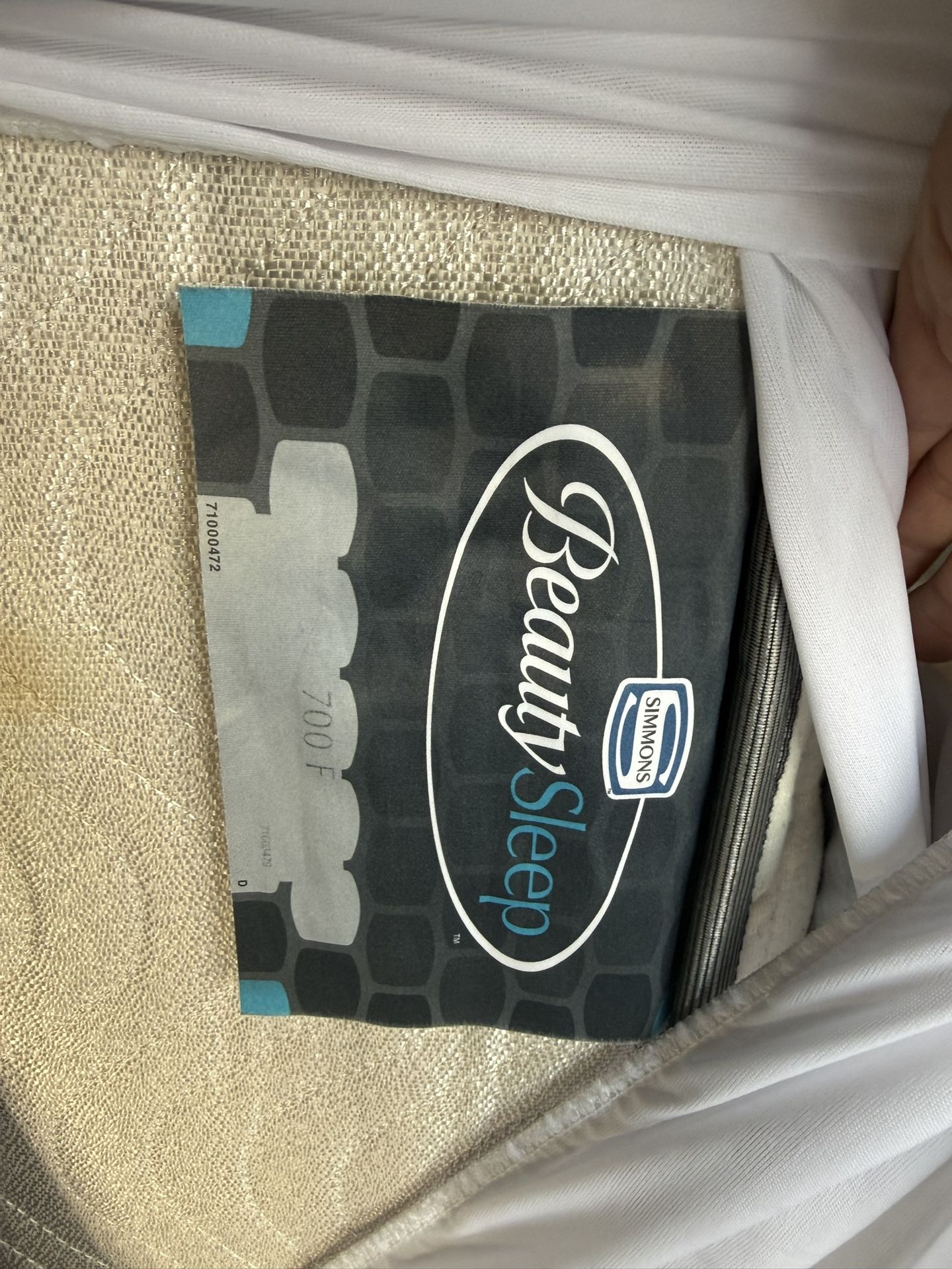 Simmons BeautySleep 700F Full Mattress