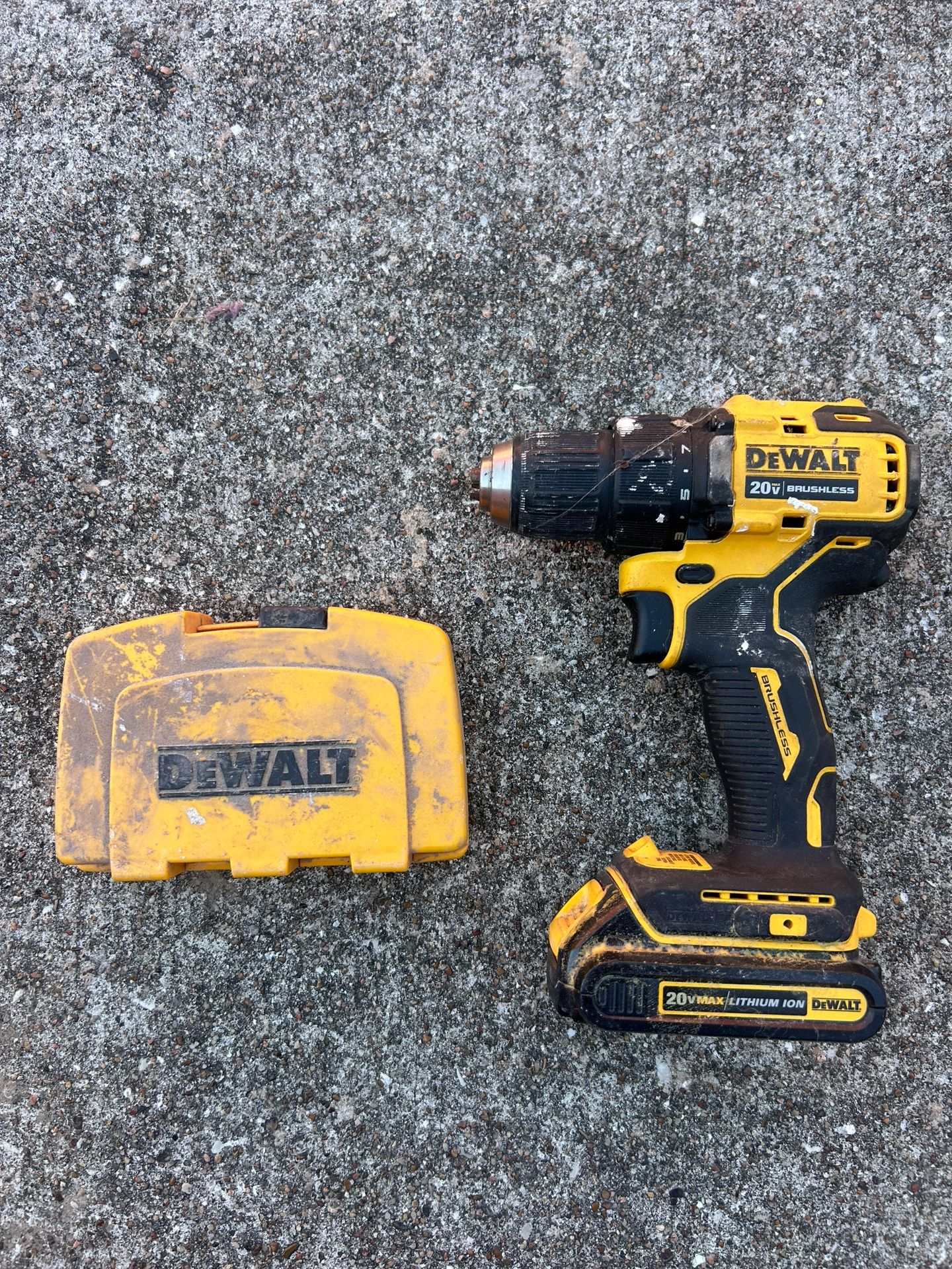 DeWalt 20V Drill with bit case
