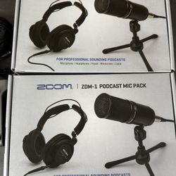 Zoom PodTrak P4 - 2 Person Podcasting Kit