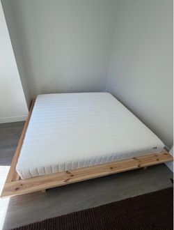Low Platform Bed Frame with King Size Mattress