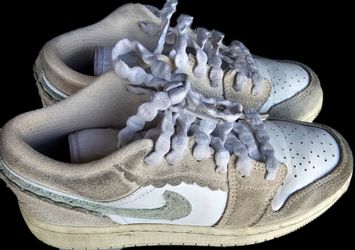 Girl children's Nike $10 obo