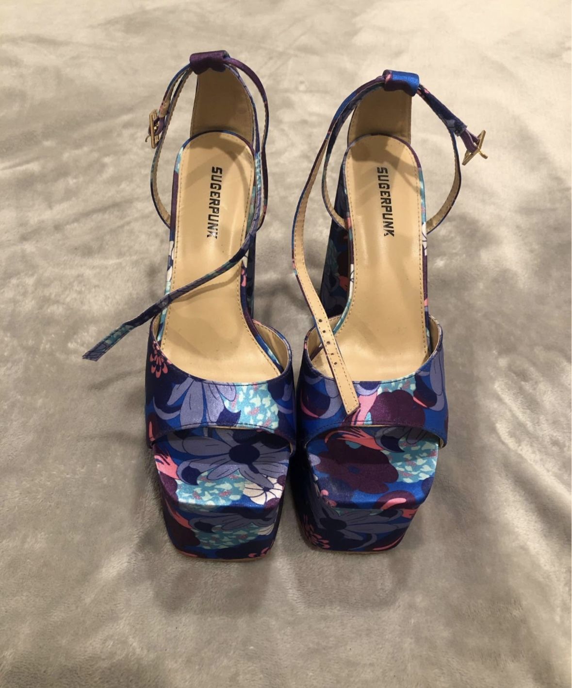 Dolls kill Heels