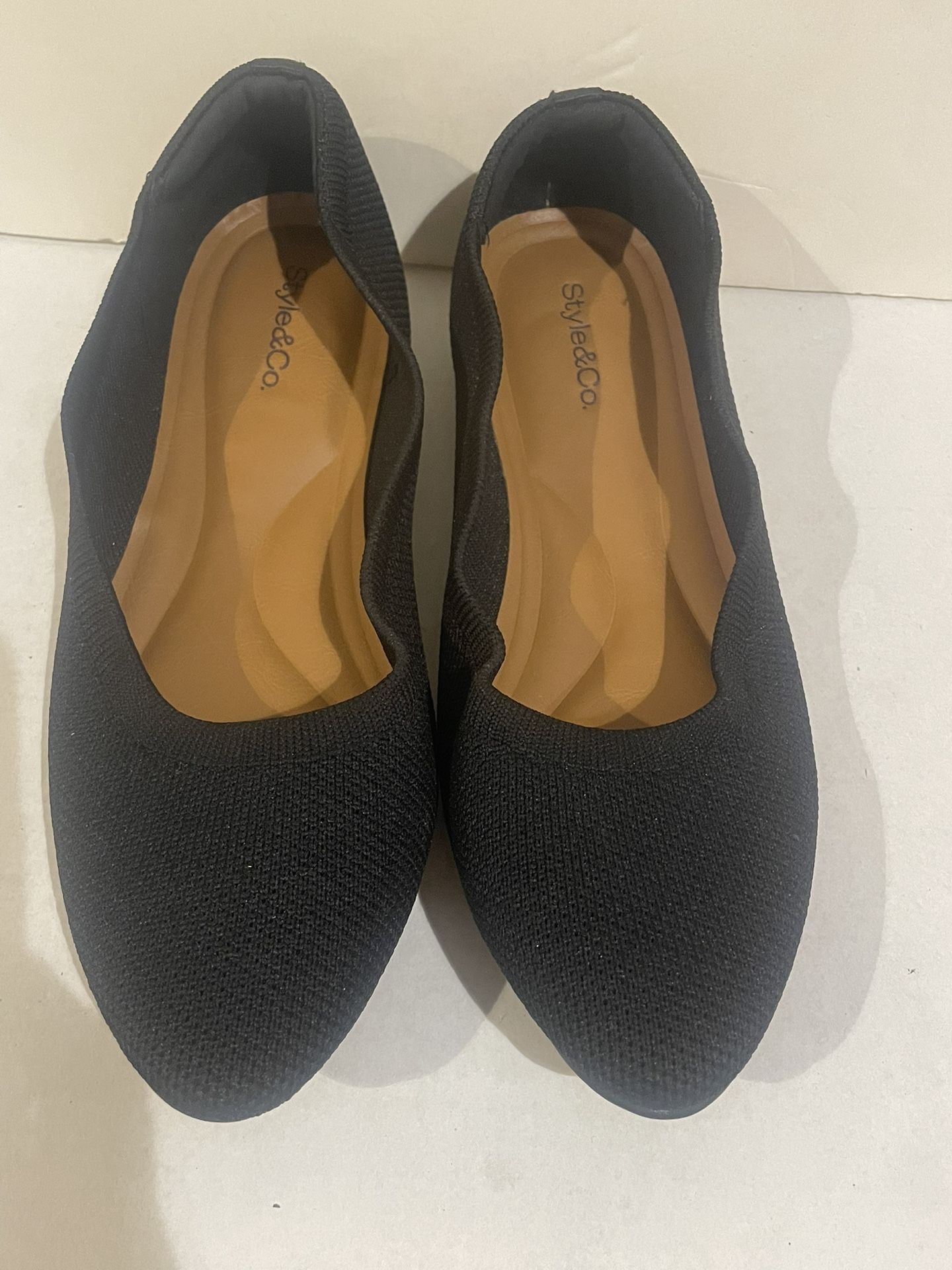 New Style And Co. Sz 7M black ballet flats.