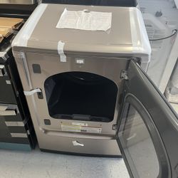Samsung Gas dryer Brand New Open Box 