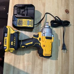 1/2” impact wrench with batt and charger $150 firm in n Lakeland 