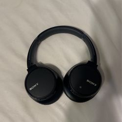 WHCH700N sony headphones 