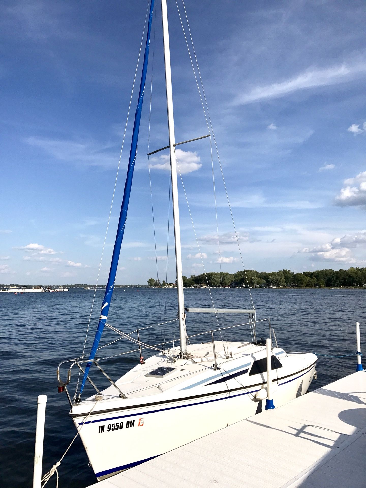 Hunter 18.5 sailboat